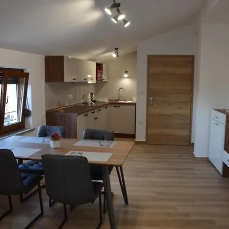 Apartmaji Tanto Malovse Crnice Exterior photo