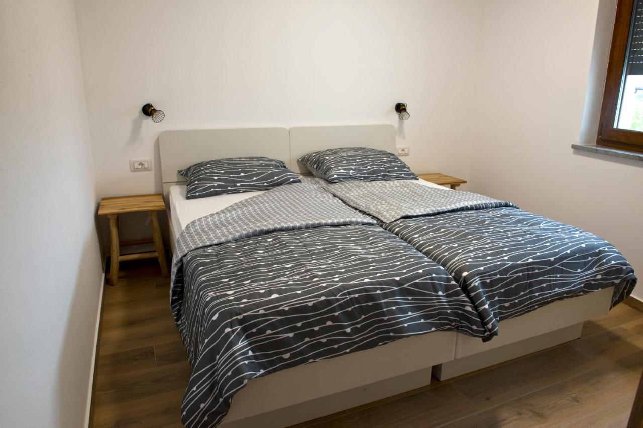 Apartmaji Tanto Malovse *