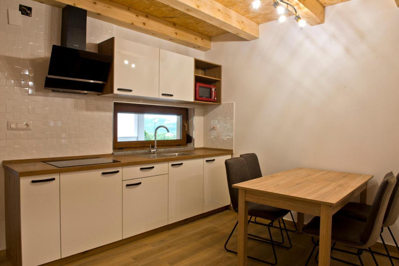 Apartmaji Tanto Malovse *