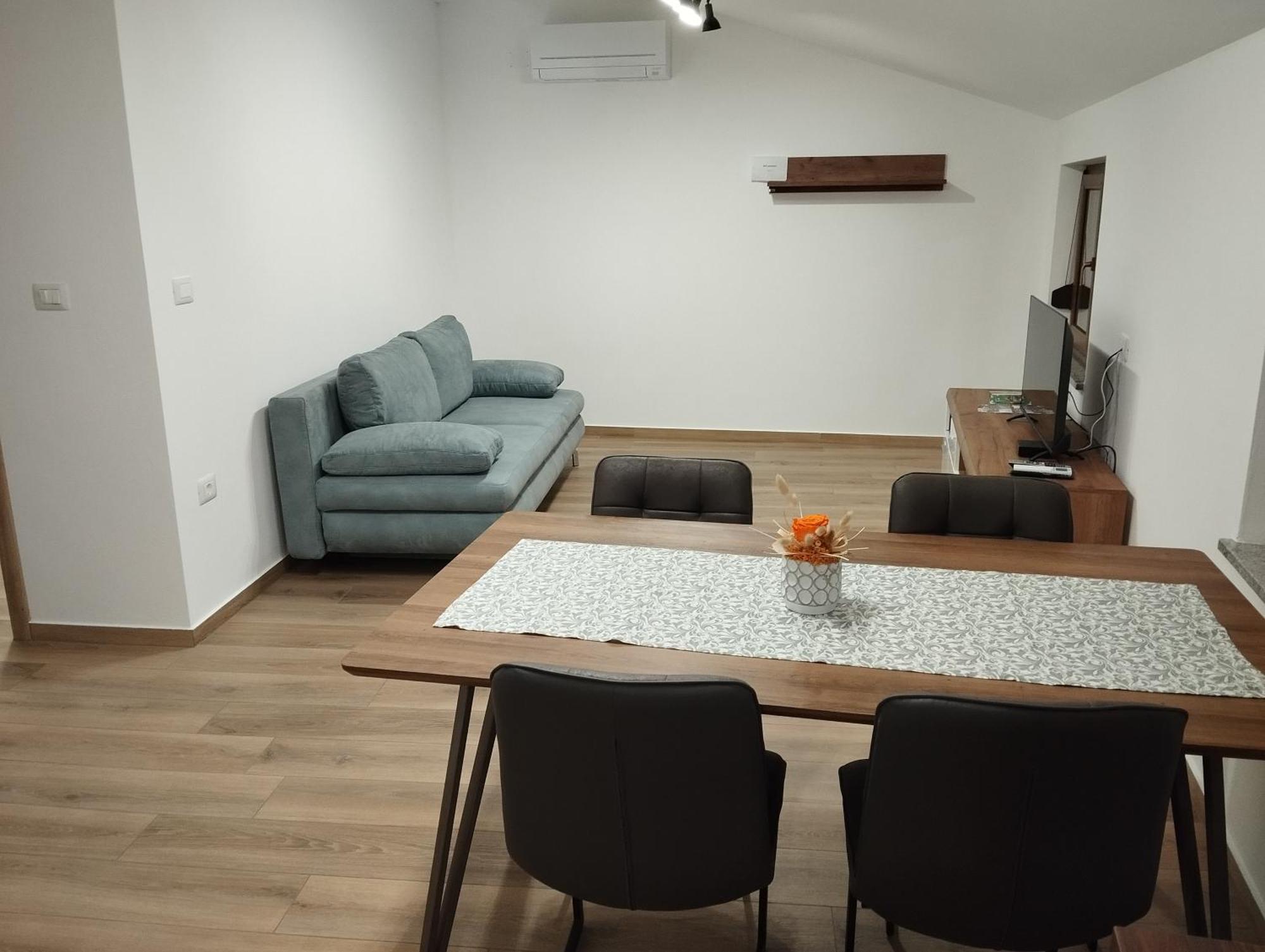 Apartmaji Tanto Malovse *