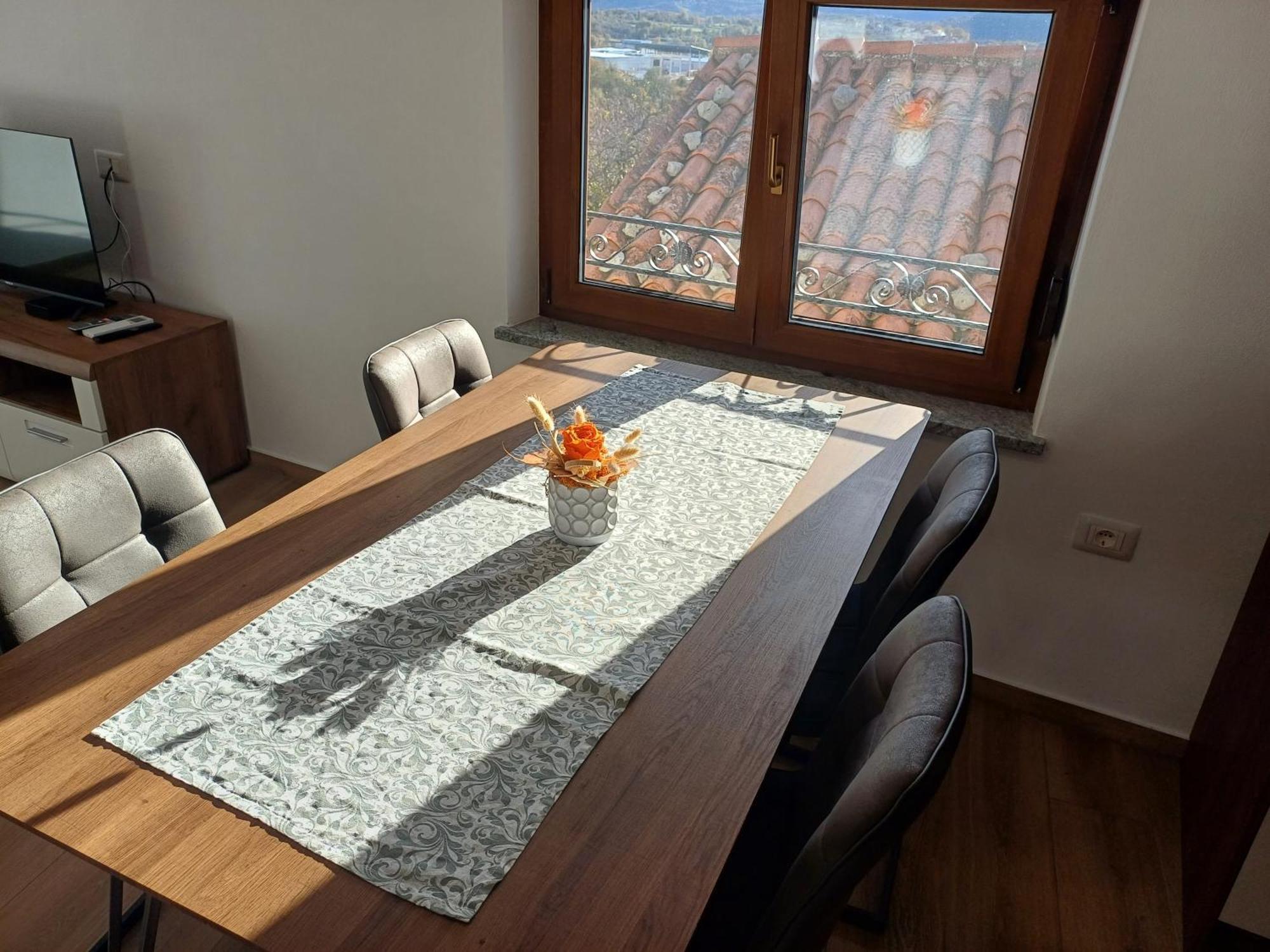 Apartmaji Tanto Malovse