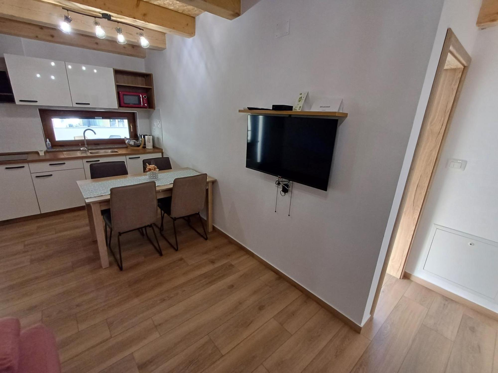 Apartmaji Tanto Malovse *