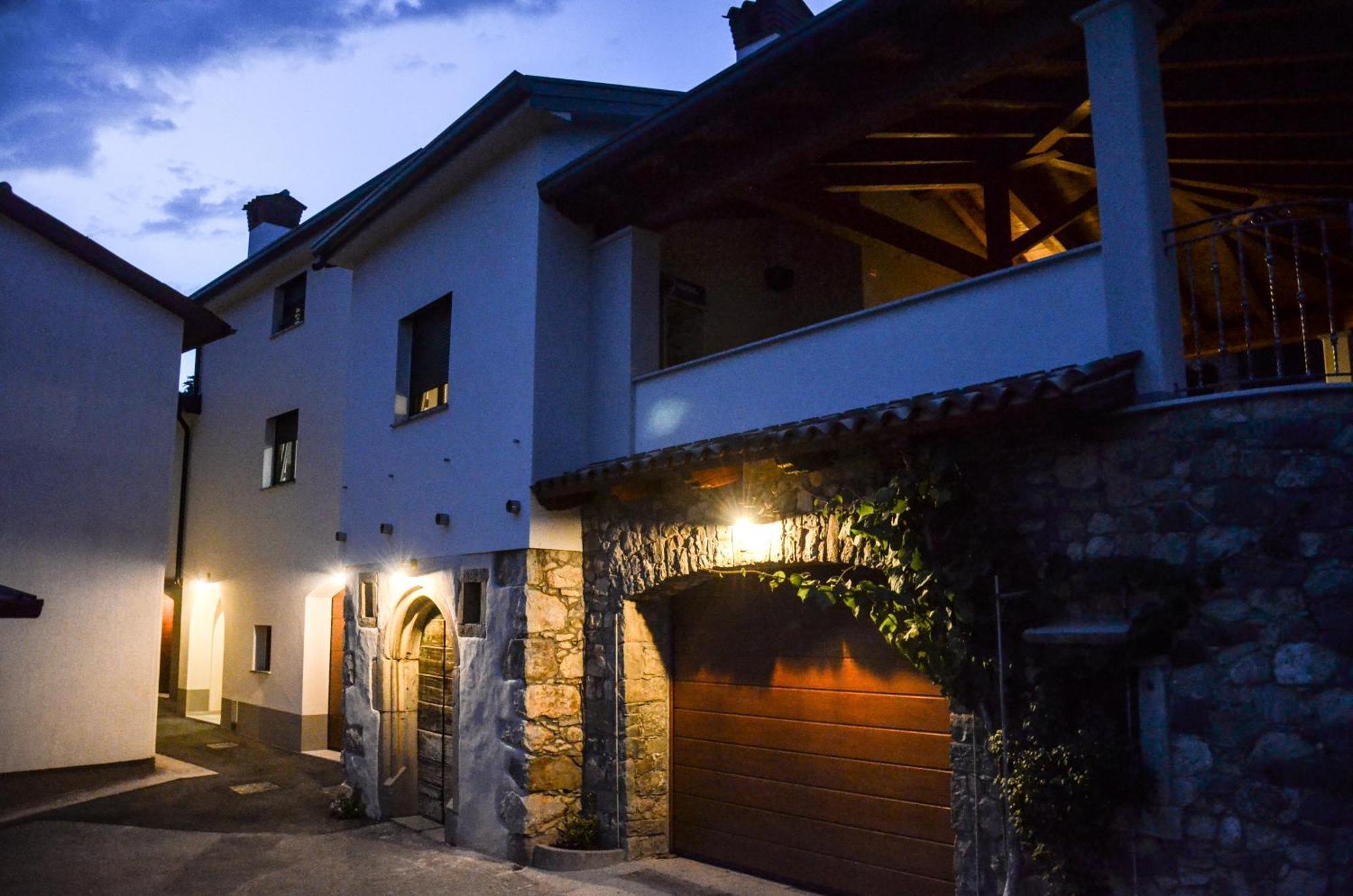 Apartmaji Tanto Malovse